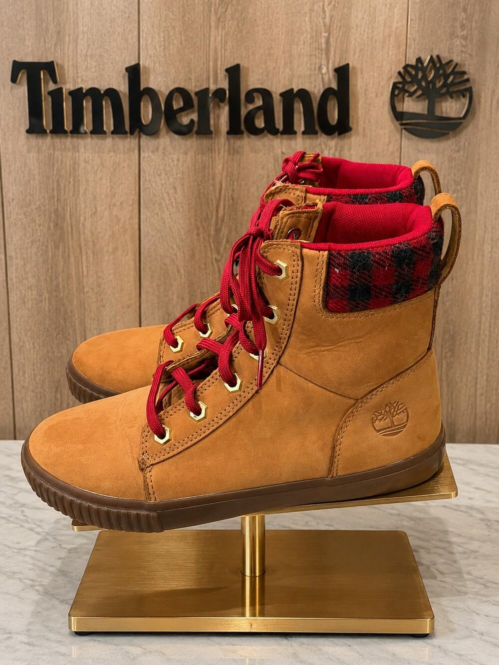 Timberland Skyla Bay 6-Inch Wheat Nubuck Boots Women’s 7.5 w/Box